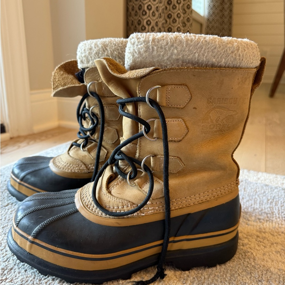 Sorel Women’s Caribou waterproof boots Size 8 (EU 39)